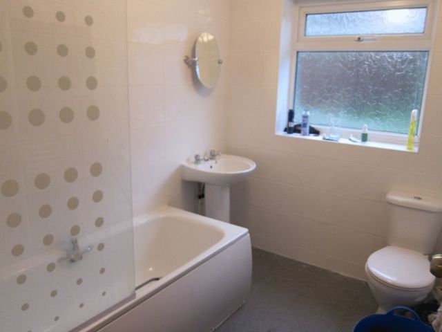  Image of 6 Bedroom Detached  To Rent at Vegal Crescent Englefield Green Egham, TW20 0PZ