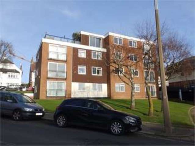  Image of 2 Bedroom Apartment  To Rent at Victor drive Leigh on sea Leigh-on-Sea, SS9 1PP