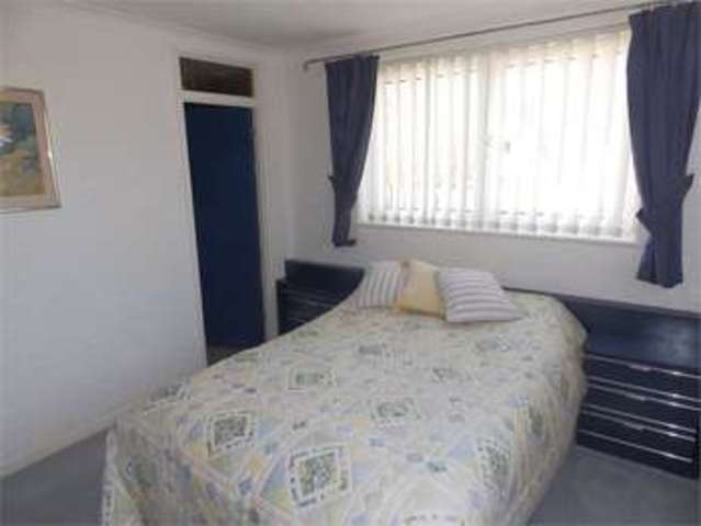  Image of 2 Bedroom Apartment  To Rent at Victor drive Leigh on sea Leigh-on-Sea, SS9 1PP