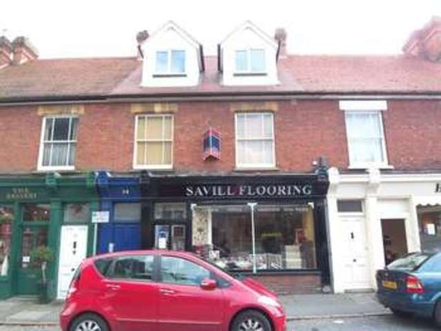  Image of 1 Bedroom Flat  To Rent at Victoria Street Englefield Green Egham, TW20 0QY