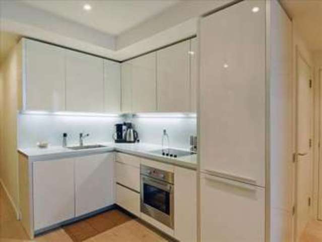  Image of 1 Bedroom Flat  To Rent at Walworth Road  London, SE1 6EH