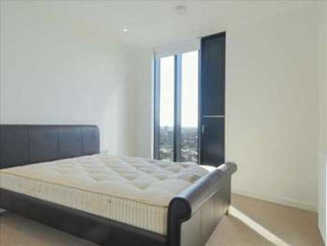  Image of 1 Bedroom Flat  To Rent at Walworth Road  London, SE1 6EH