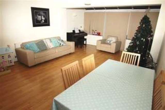  Image of 3 Bedroom Detached  To Rent at London, E11 1QN