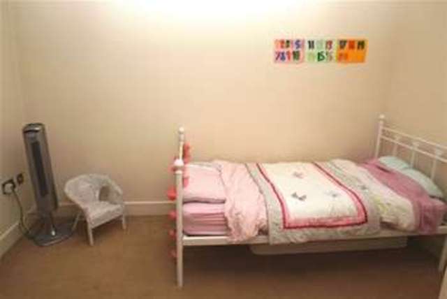  Image of 3 Bedroom Detached  To Rent at London, E11 1QN