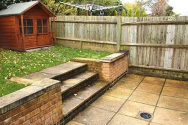 Image of 3 Bedroom Detached  To Rent at London, E11 1QN