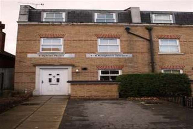  Image of 3 Bedroom Detached  To Rent at London, E11 1QN