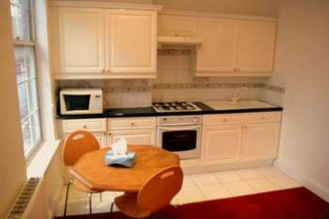  Image of 1 Bedroom Flat  To Rent at Warwick Road  London, W14 8PS