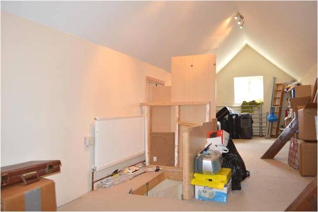  Image of 2 Bedroom Flat  For Sale at Thornton Heath, CR7 7NH