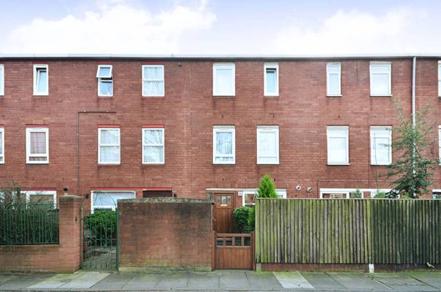  Image of 2 Bedroom Flat  To Rent at Waterloo Close  Clapton, E9 6EF