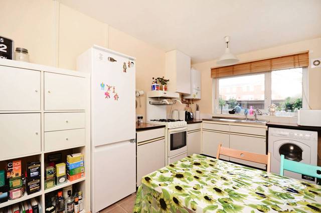  Image of 2 Bedroom Flat  To Rent at Waterloo Close  Clapton, E9 6EF