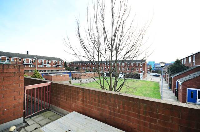  Image of 2 Bedroom Flat  To Rent at Waterloo Close  Clapton, E9 6EF