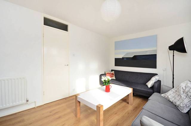  Image of 2 Bedroom Flat  To Rent at Waterloo Close  Clapton, E9 6EF