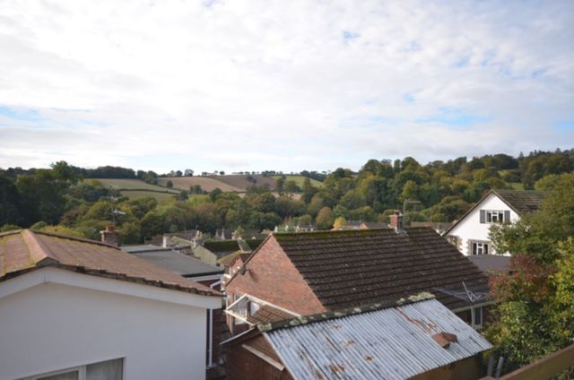  Image of 4 Bedroom Detached  For Sale at Weech Close  Dawlish, EX7 9BP