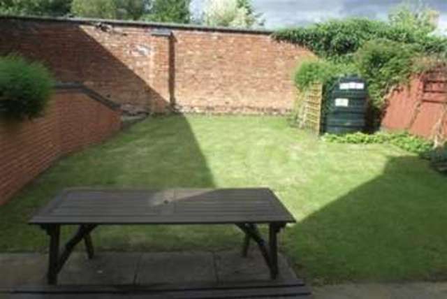  Image of 3 Bedroom Detached  To Rent at Northampton, NN6 6JY