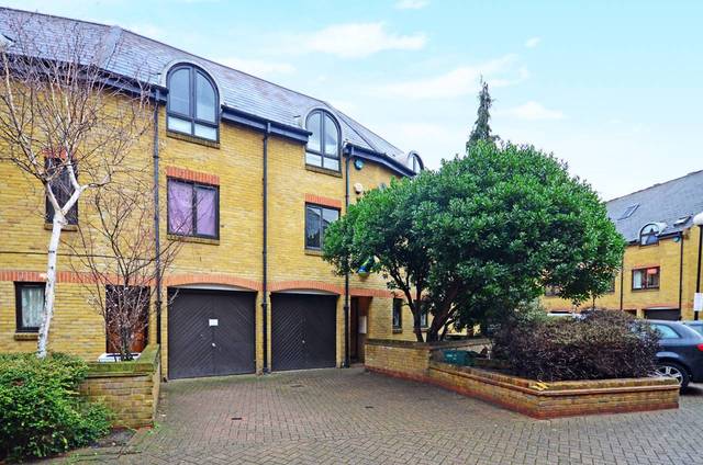  Image of 3 Bedroom Detached  For Sale at Welland Mews  Wapping, E1W 2JW