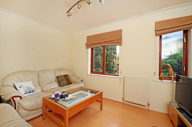  Image of 3 Bedroom Detached  For Sale at Welland Mews  Wapping, E1W 2JW