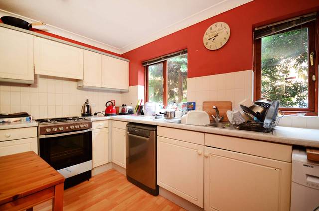  Image of 3 Bedroom Detached  For Sale at Welland Mews  Wapping, E1W 2JW