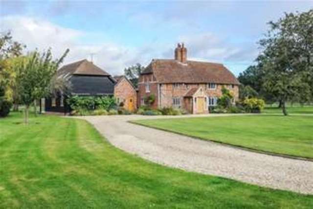  Image of 5 Bedroom Detached  To Rent at Hook, RG27 0RJ