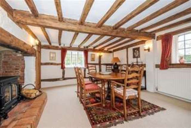  Image of 5 Bedroom Detached  To Rent at Hook, RG27 0RJ