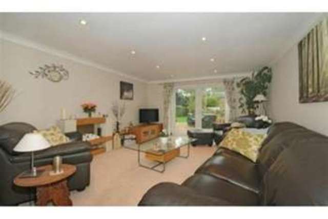  Image of 2 Bedroom Detached  To Rent at Woking, GU24 9QW
