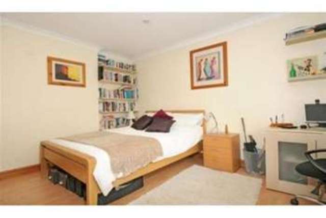  Image of 2 Bedroom Detached  To Rent at Woking, GU24 9QW