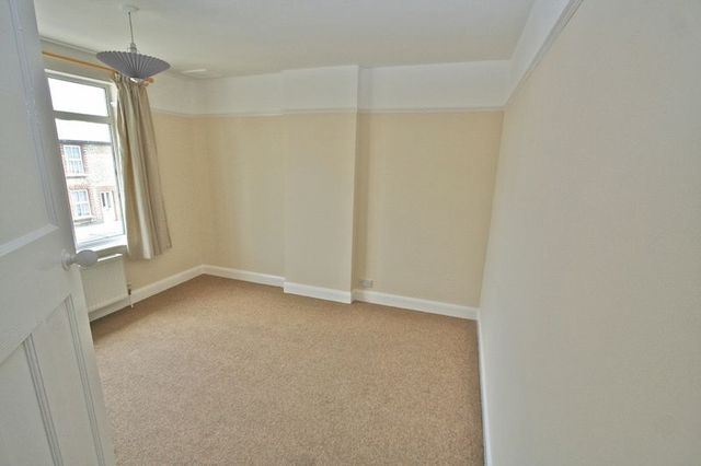  Image of 3 Bedroom Terraced  To Rent at West End  Ely, CB6 3AY