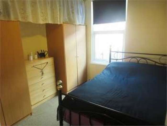  Image of 1 Bedroom Apartment  For Sale at West Road Shoeburyness Shoeburyness, SS3 9DR