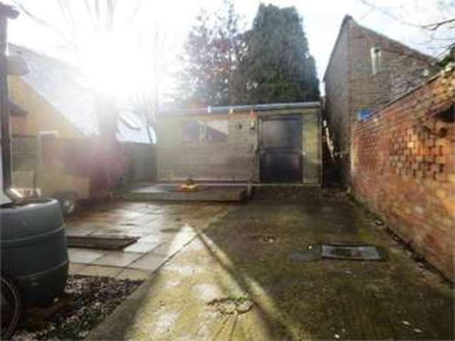  Image of 1 Bedroom Apartment  For Sale at West Road Shoeburyness Shoeburyness, SS3 9DR