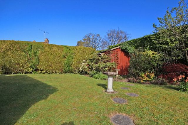  Image of 3 Bedroom Detached  For Sale at Buttons Lane West Wellow Romsey, SO51 6BR