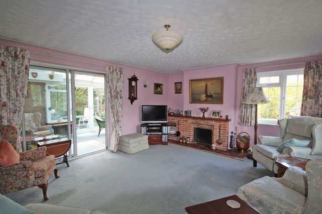  Image of 3 Bedroom Detached  For Sale at Buttons Lane West Wellow Romsey, SO51 6BR