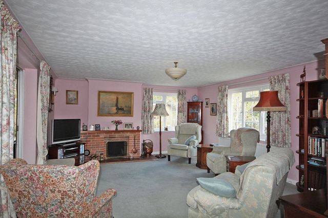  Image of 3 Bedroom Detached  For Sale at Buttons Lane West Wellow Romsey, SO51 6BR