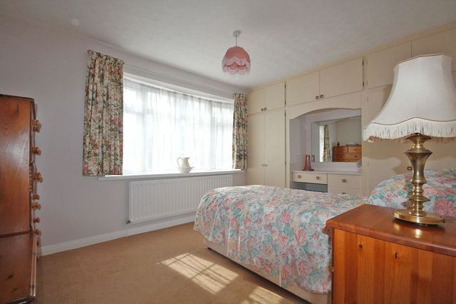 Image of 3 Bedroom Detached  For Sale at Buttons Lane West Wellow Romsey, SO51 6BR