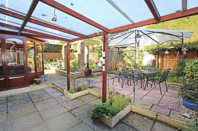  Image of 3 Bedroom Semi-Detached  For Sale at Barnes Close West Wellow Romsey, SO51 6ET