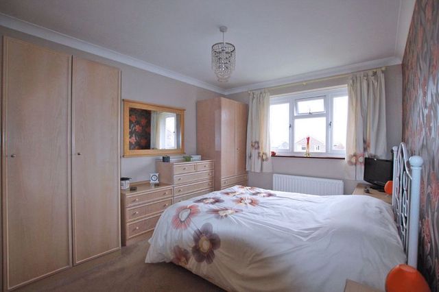  Image of 3 Bedroom Semi-Detached  For Sale at Barnes Close West Wellow Romsey, SO51 6ET