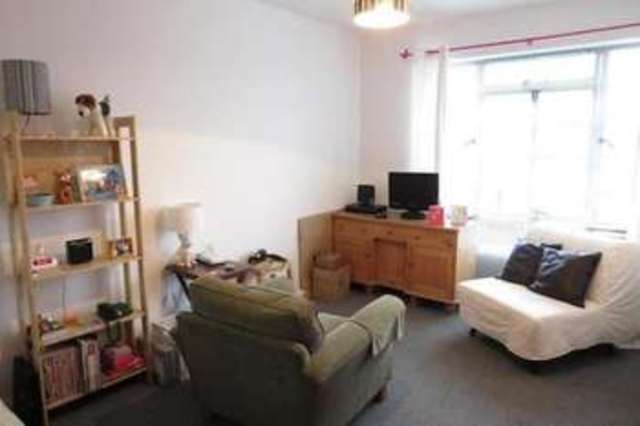  Image of 2 Bedroom Apartment  To Rent at Pepys Road  Greater London, SW20 8PF