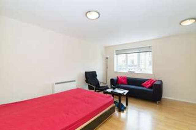  Image of 1 Bedroom Flat  For Sale at London, E14 3RR