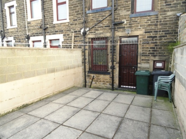  Image of 2 Bedroom Terraced  For Sale at Bradford, BD9 5EF