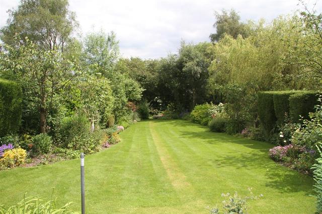  Image of 6 Bedroom Detached  For Sale at Guiseley Leeds Hawksworth, LS20 8HJ