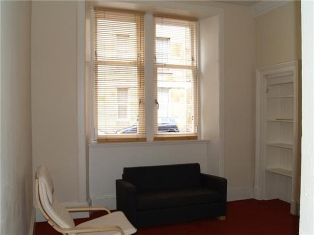  Image of 1 Bedroom Flat  To Rent at Govanhill Glasgow Glasgow, G42 8LJ