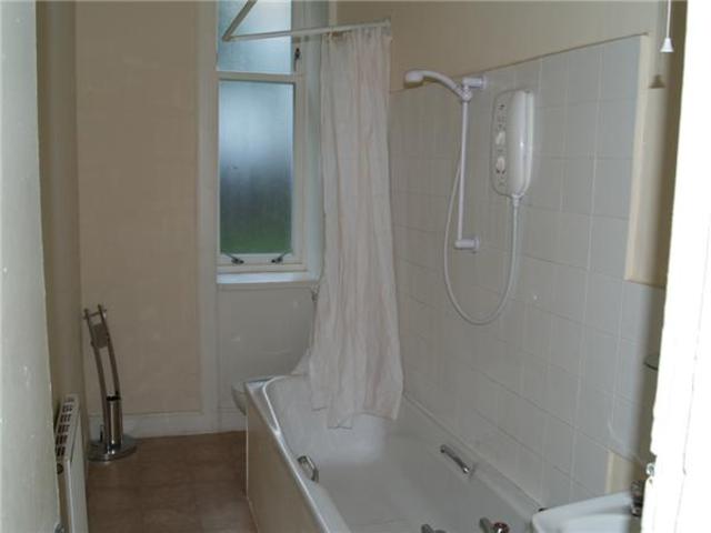  Image of 1 Bedroom Flat  To Rent at Govanhill Glasgow Glasgow, G42 8LJ