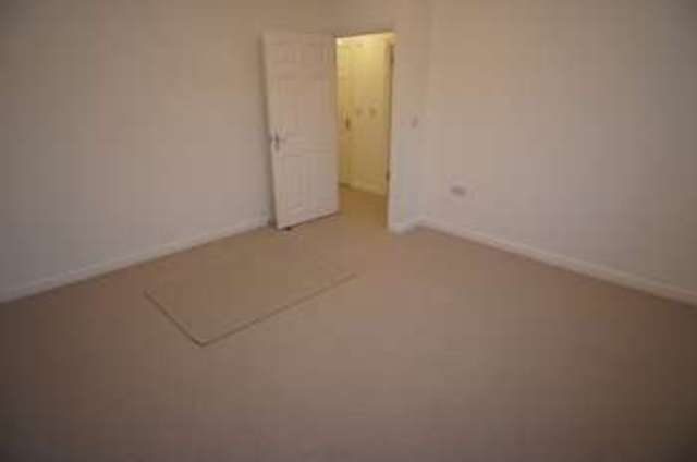  Image of 2 Bedroom Flat  To Rent at Whitmore Way  Basildon, SS14 2GE