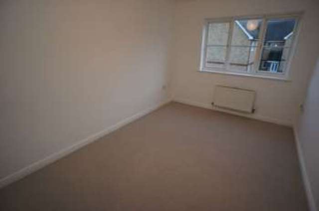 Image of 2 Bedroom Flat  To Rent at Whitmore Way  Basildon, SS14 2GE