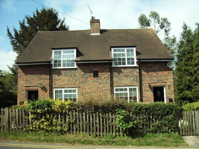  Image of 2 Bedroom Semi-Detached  To Rent at Wick Lane Englefield Green Egham, TW20 0HT