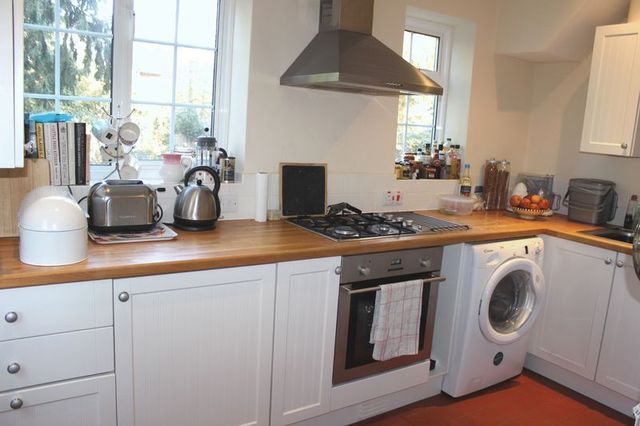  Image of 2 Bedroom Semi-Detached  To Rent at Wick Lane Englefield Green Egham, TW20 0HT