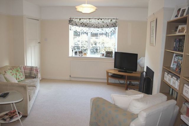  Image of 2 Bedroom Semi-Detached  To Rent at Wick Lane Englefield Green Egham, TW20 0HT