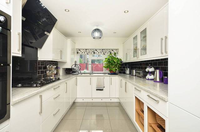  Image of 5 Bedroom Detached  For Sale at Windsor Road  Leyton, E10 5LP