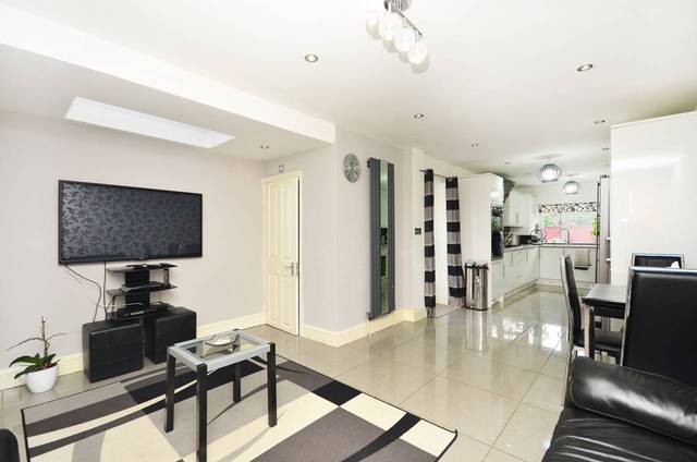  Image of 5 Bedroom Detached  For Sale at Windsor Road  Leyton, E10 5LP