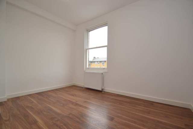  Image of 1 Bedroom Flat  To Rent at Shepherds Bush W12 London, W12 7DP