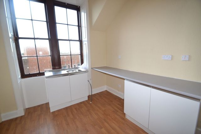  Image of 2 Bedroom Flat  To Rent at Woodlands Glasgow Glasgow, G3 6UR