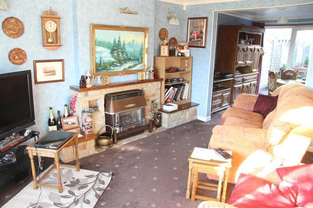  Image of 3 Bedroom Semi-Detached  For Sale at Yeadon Leeds Rawdon, LS19 7LS